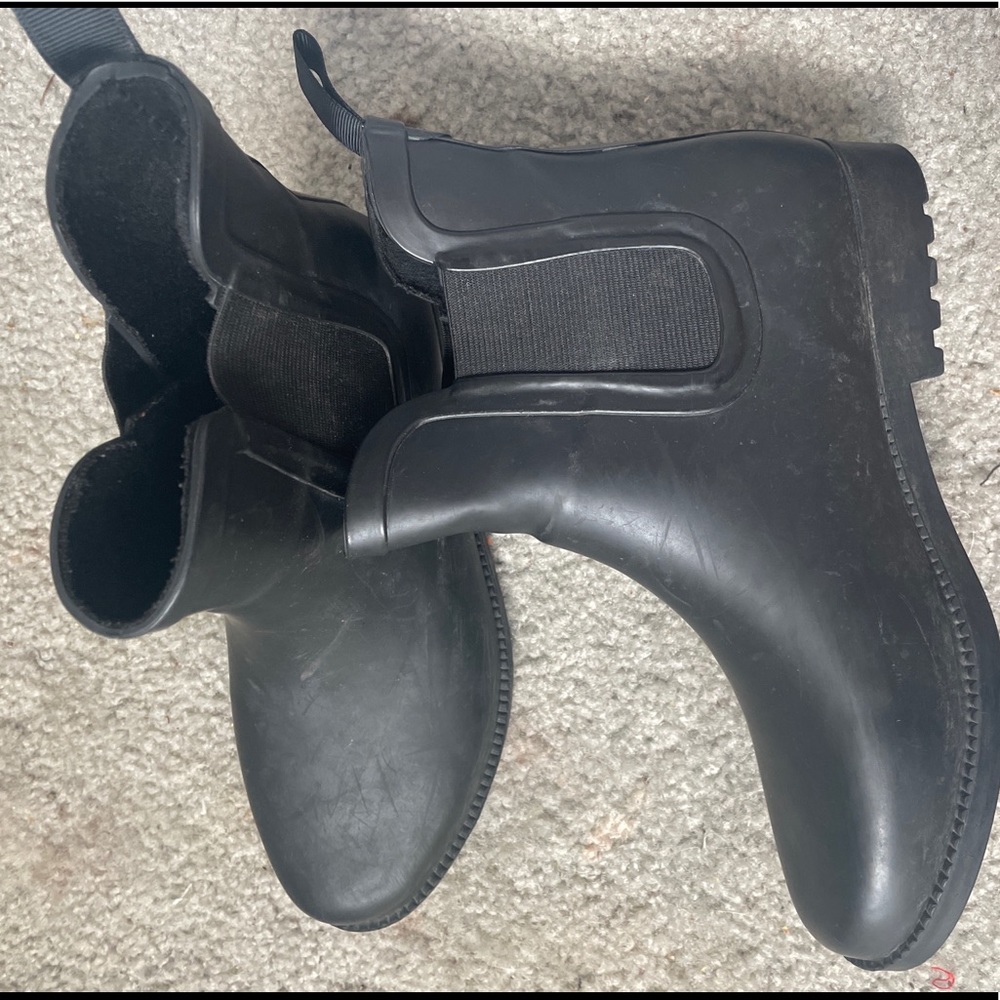 Austin rain boots